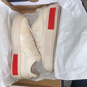 Air Force 1 Pearl Whites